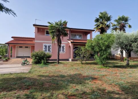ISZTRIA, POREČ - Családi ház kerttel