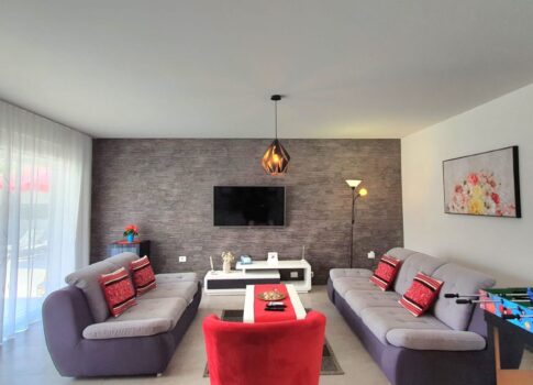 ISZTRIA, ŠIŠAN - Új, modern villa medencével