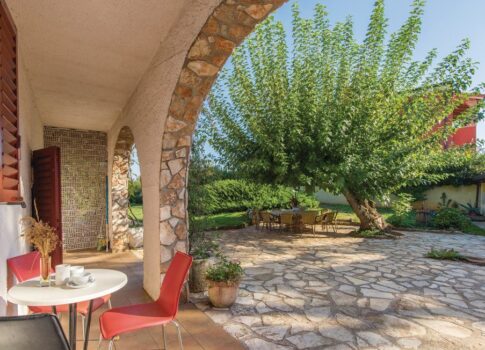 ISZTRIA, POREČ - Ház úszómedencével és parkosított kerttel