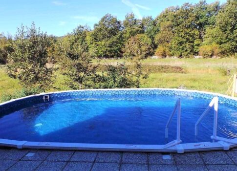 ISZTRIA, LABIN - Ház medencével és tágas telekkel