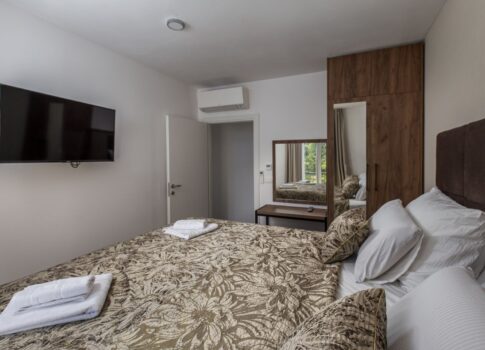 OPATIJA, MOŠĆENIČKA DRAGA - modern ikerház villa medencével 500 méterre a strandtól, tökéletes befektetés