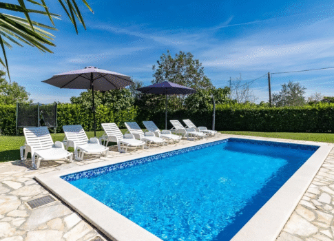 ISZTRIA, PIĆAN - Isztriai kőház medencével