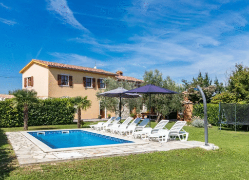 ISZTRIA, PIĆAN - Isztriai kőház medencével