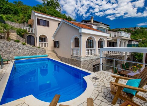 OPATIJA, MATULJI - Villa kilátással a Kvarner-kékre