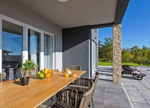 ISZTRIA, LABIN - Modern, új épület panorámás kilátással