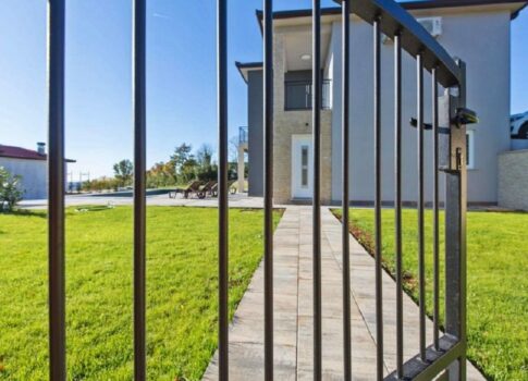 ISZTRIA, LABIN - Modern, új épület panorámás kilátással