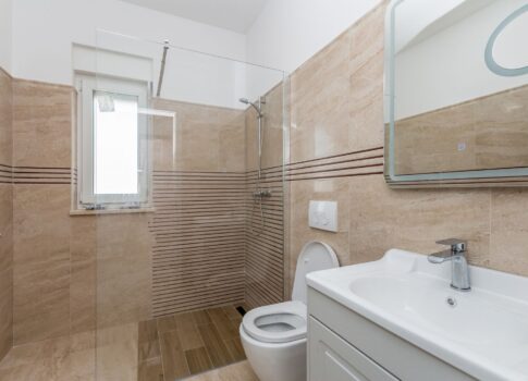KRK SZIGET, NJIVICE - Apartman a földszinten kerttel