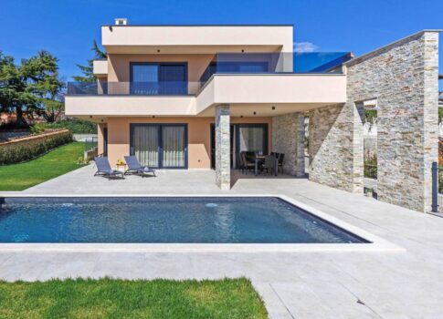 ISZTRIA, POREČ - Minőségi villa modern designnal