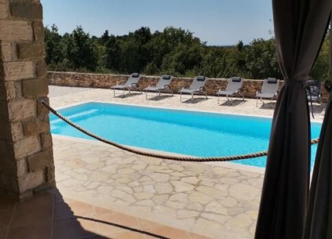 ISZTRIA, SVETVINČENAT - Kővilla tengerre néző kilátással