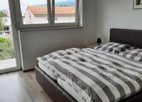 CRIKVENIČKA RIVIJERA, JADRANOVO - apartman 1 hálószobával + fürdőszobával, 41,67 m2, 1 emelet