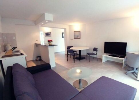 CRIKVENIČKA RIVIJERA, JADRANOVO - apartman 1 hálószobával + fürdőszobával, 41,67 m2, 1 emelet