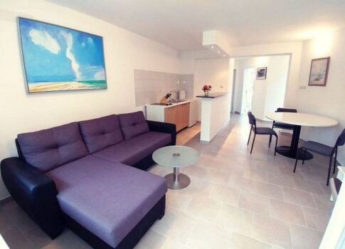 CRIKVENIČKA RIVIJERA, JADRANOVO - apartman 1 hálószobával + fürdőszobával, 41,67 m2, 1 emelet