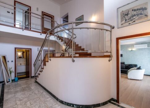 ISZTRIA, VINKURAN - Ház két apartmannal és medencével! Közel a tengerhez!