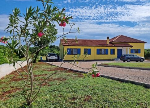 ISZTRIA, LABIN - Ház ellenállhatatlanul tágas kerttel