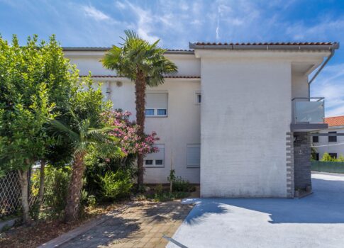 KRK SZIGET, MALINSKA - Ikerház 4 apartmannal, kilátással a tengerre
