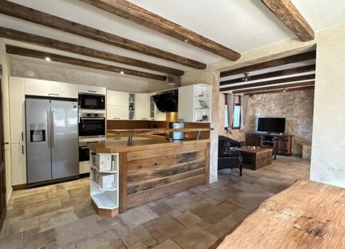 Krk-sziget - Kővilla úszómedencével