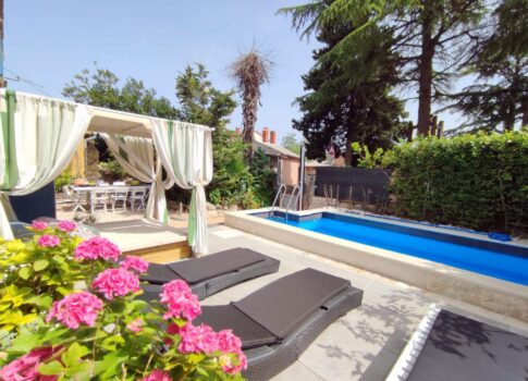 ISZTRIA, MARČANA - Retro kőház sorban