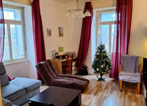 ISZTRIA, PULA - Tágas lakás a belvárosban!