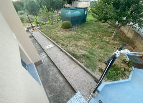 KRK SZIGET, BAŠKA, DRAGA BAŠĆANSKA - két apartmannal és nagy kerttel rendelkező családi ház! LEHETŐSÉG!