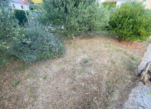 KRK SZIGET, BAŠKA, DRAGA BAŠĆANSKA - két apartmannal és nagy kerttel rendelkező családi ház! LEHETŐSÉG!