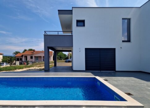 ISZTRIA, LABIN - Modern ház medencével