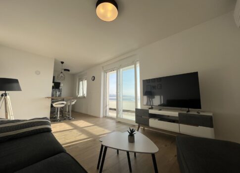 OPATIJA, KÖZPONT - Tengerre néző apartman kiadó