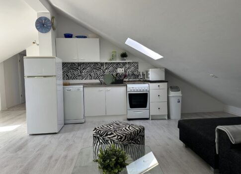 VRSI - 3 hálószobás + nappalis apartman - tengerre néző kilátással!