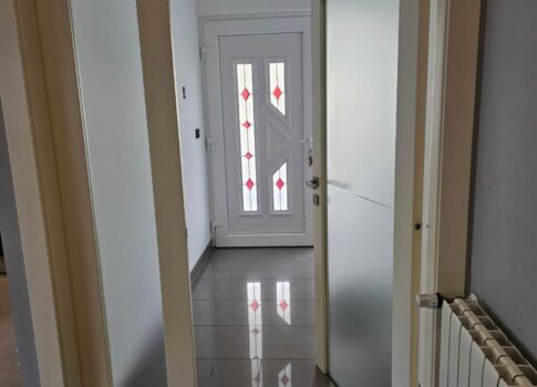 ISZTRIA, PÚLA - 131 m2-es apartman nagy erkéllyel, csendes helyen!