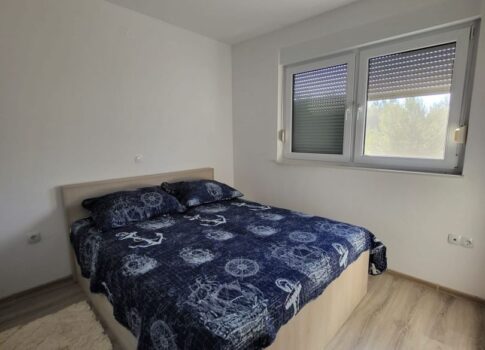 ZADAR, VIR - TÁGAS APARTMAN TERASZSAL, 500 M-RE A STRANDTÓL!