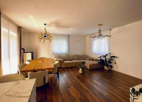 ISZTRIA, PÚLA - Tágas és modern berendezésű apartman, 103 m², 1. emelet