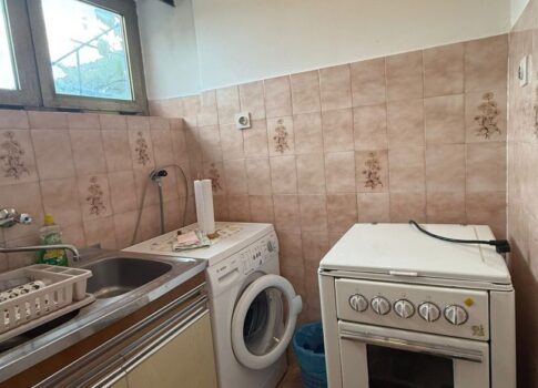 ISZTRIA, RAŠA - Első emeleti apartman kerttel