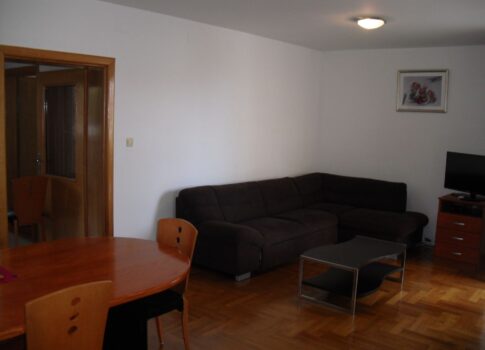 KRK SZIGET, MALINSKA - 2 hálószobás + nappalis apartman parkolóhellyel