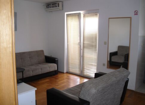 KRK SZIGET, MALINSKA - 2 hálószobás + nappalis apartman kilátással és parkolóval