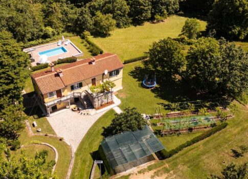 ISTRIA, PIĆAN - Autentikus isztriai szépség két házzal, medencével és teljes magánélettel!