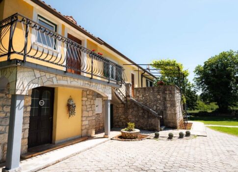 ISTRIA, PIĆAN - Autentikus isztriai szépség két házzal, medencével és teljes magánélettel!