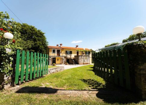 ISTRIA, PIĆAN - Autentikus isztriai szépség két házzal, medencével és teljes magánélettel!