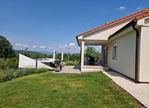 ISZTRIA, MOTOVUN - Egyszintes ház kényelmes telken