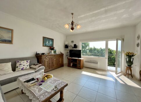 MATULJI, RUKAVAC - Családi ház gyönyörű kerttel és tengerre néző kilátással