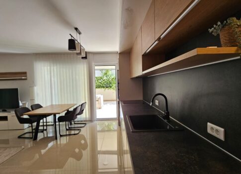 ISZTRIA, PÚLA - Egyedülálló helyszín a tengerparton