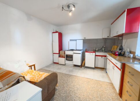 NOVI VINODOLSKI - Minőségi ház 4 apartmannal a központ közelében