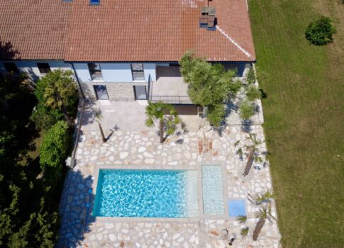 ISZTRIA, UMAG - Többlakásos ház medencével a tenger közelében
