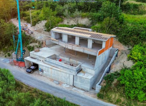 ISZTRIA, KRASICA - modern, különálló villa medencével, panorámás kilátással és garázzsal