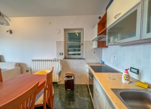 OPATIJA, IČIĆI - három hálószobás, kétszintes apartman hosszú távú kiadó, tengerre néző kilátással