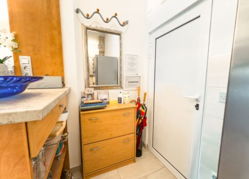 KRK SZIGET, BAŠKA - Modern lakás, első sor a tenger felé!