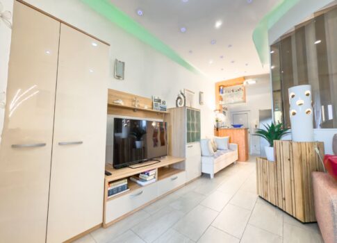 KRK SZIGET, BAŠKA - Modern lakás, első sor a tenger felé!