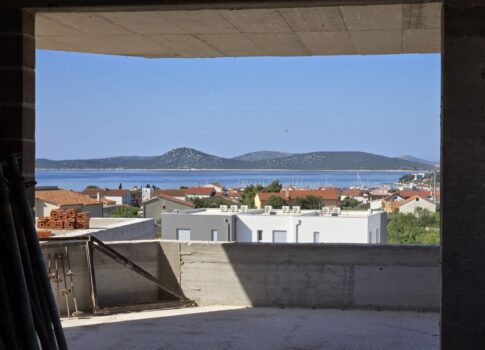 ŠIBENIK, VODICE – Penthouse panorámás tengerre néző kilátással, szabadságot és fényt lélegző luxus