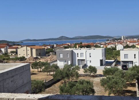 ŠIBENIK, VODICE – Penthouse panorámás tengerre néző kilátással, szabadságot és fényt lélegző luxus