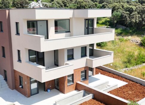 NOVALJA, JAKIŠNICA - 60 m2-es apartman az első emeleten, gyönyörű kilátással a tengerre