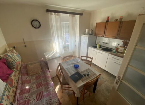 RIJEKA, KASTAV - ház 2 különálló apartmannal + kert! LEHETŐSÉG!