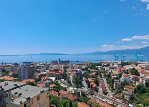 RIJEKA, BELVEDER - gyönyörű apartman tengerre néző kilátással